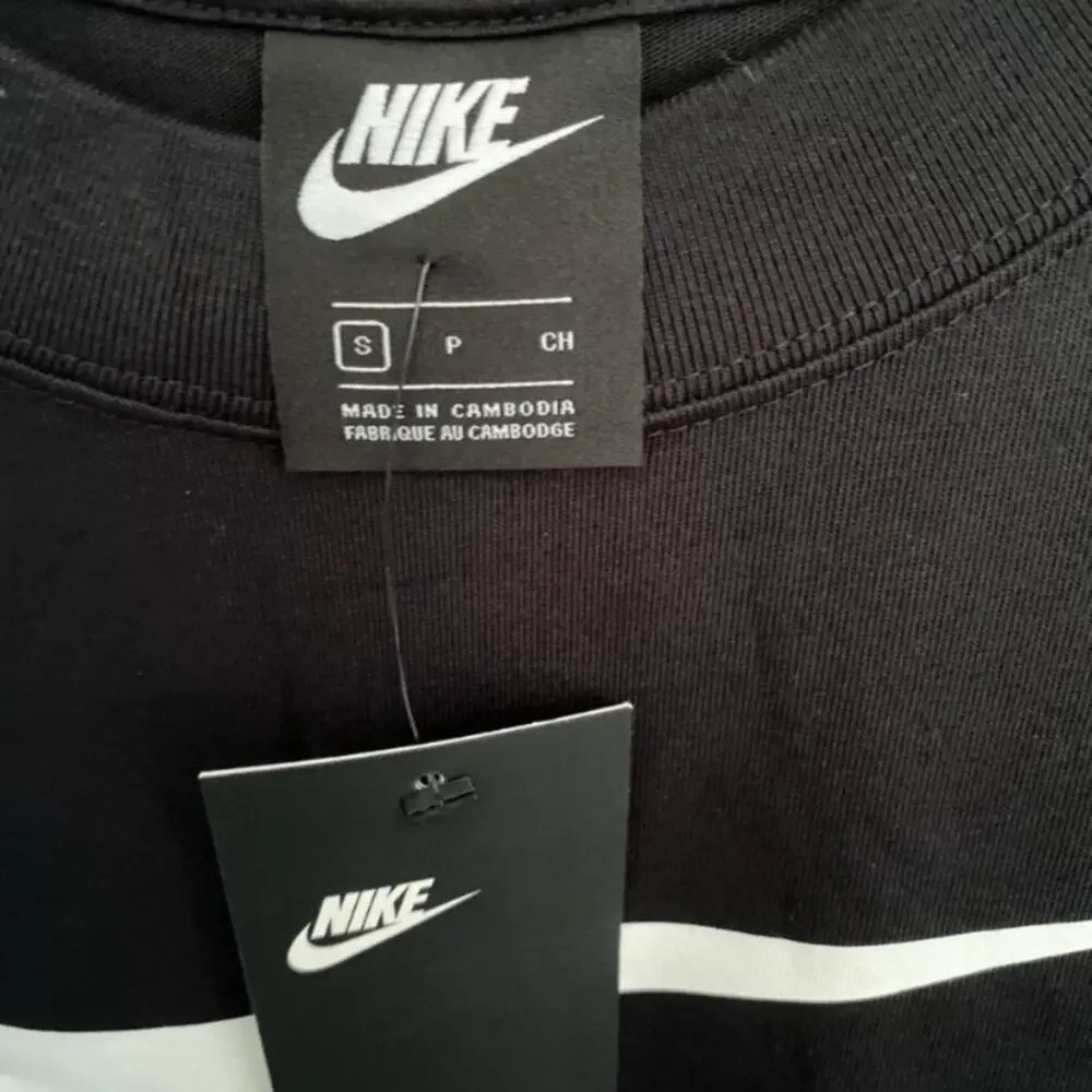 Nike sportswear Dual swoosh t shirt - Picture 8 of 10